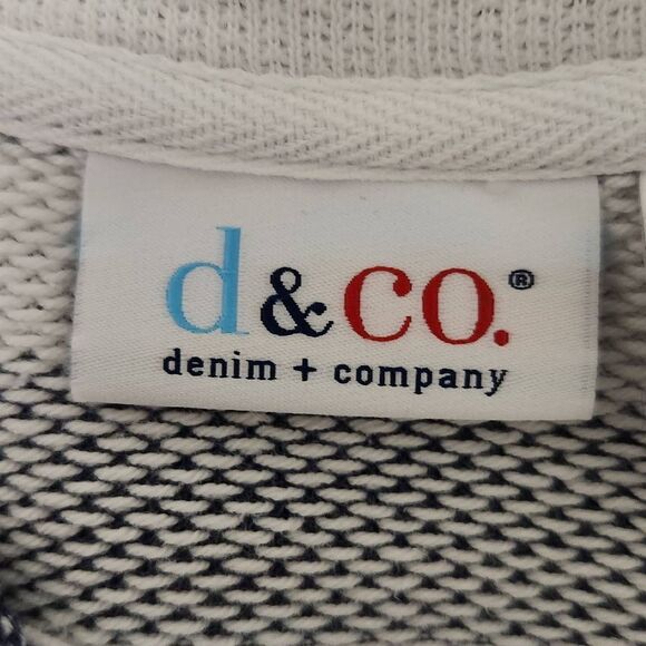 D&Co. Navy and White Striped Knit Top Size XXS Preppy Navy Stripe Top - Picture 6 of 8